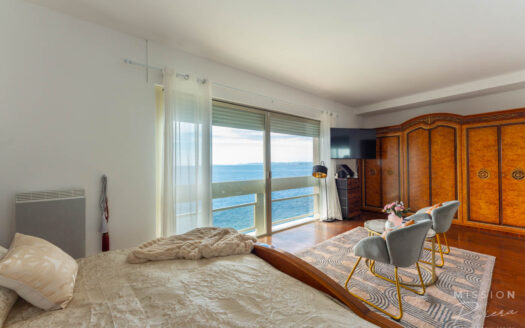 Rare, superbe appartement de 3 chambres en duplex au Cap de Nice – ‘Pieds dans l’eau’