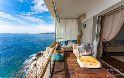 Rare, superbe appartement de 3 chambres en duplex au Cap de Nice – ‘Pieds dans l’eau’