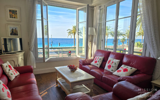 Appartement de deux chambres avec vue mer sur la Promenade des Anglais