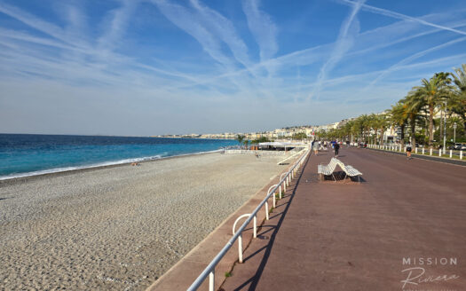 2 bedroom apartment with sea views on Promenade des Anglais
