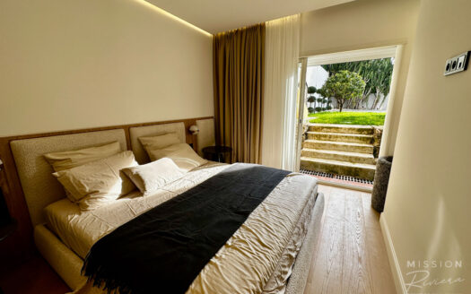 Renovated 2 bed garden apartment with sea views near Col de Villefranche