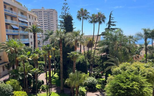Renovated 2 bedroom apartment in Monte-Carlo, Monaco – Roqueville