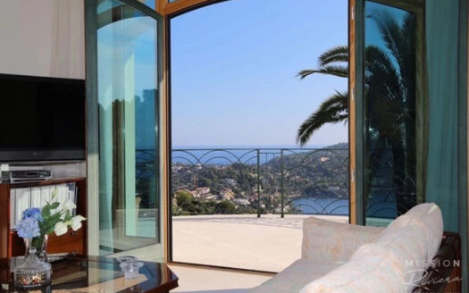 Luxury 450m2 villa with panoramic sea views in prestigious location